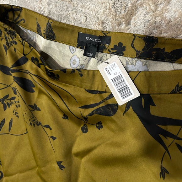Silk skirt NWT - Picture 2 of 2